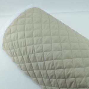 Steppfutter mit Rautensteppung