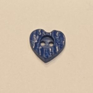 Blauer Herzknopf mit 2 Löchern – 20mm, Kunststoff, 10 Stück